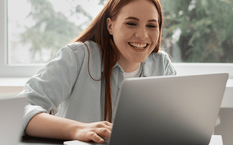 women on laptop
